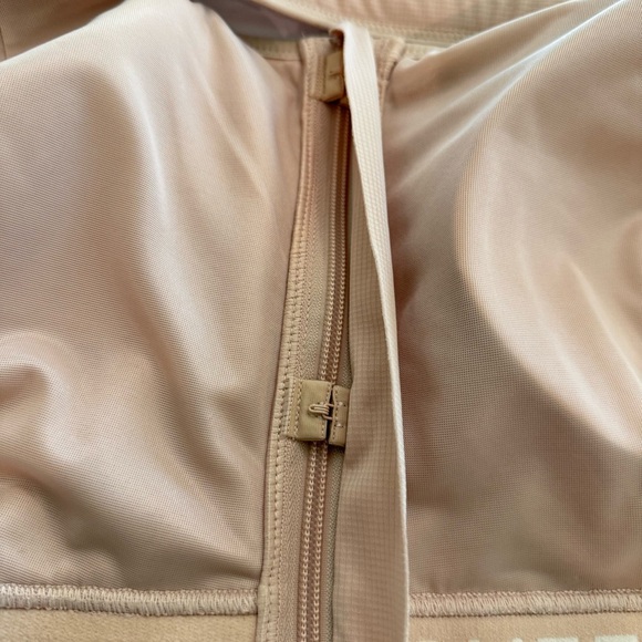 NWT SHEFIT Ultimate Sports Bra Size 6Luxe in Sandstorm - Picture 13 of 16